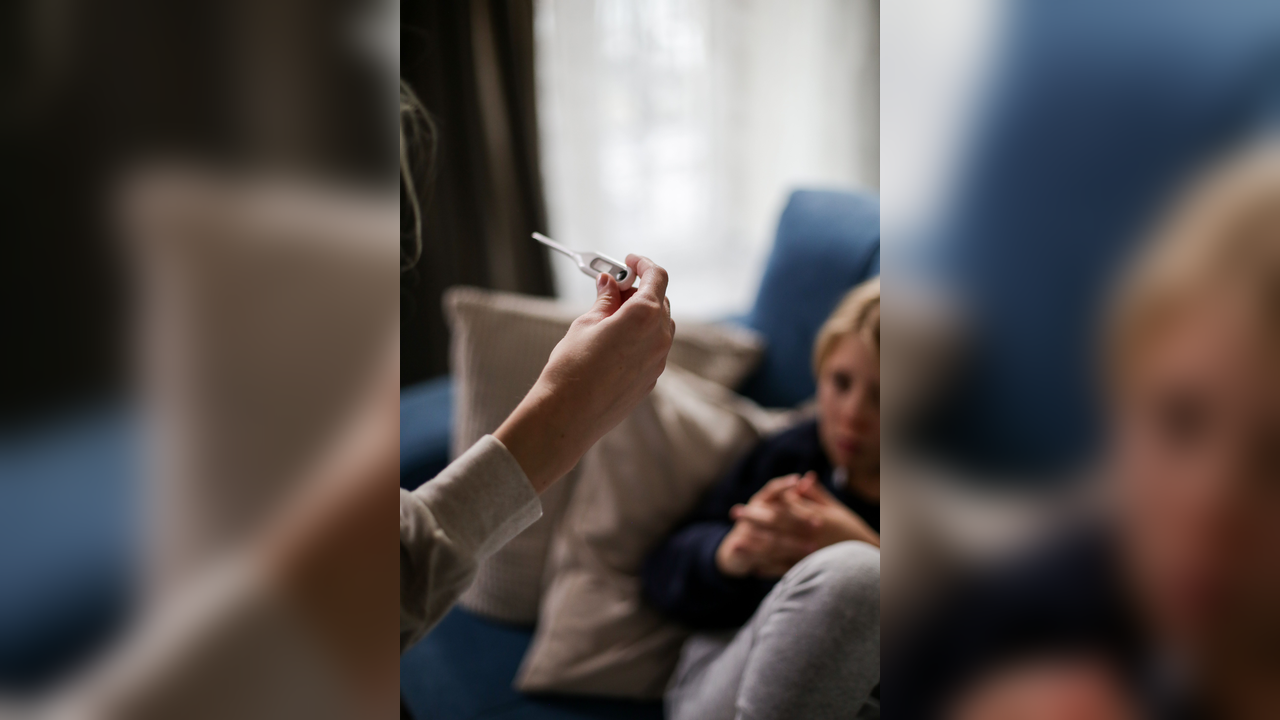 Febra la copil fără alte simptome: ce urmărești în primele 24 de ore